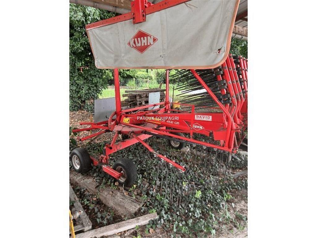 Kuhn GA4521GM Obracače a zhrabovače sena