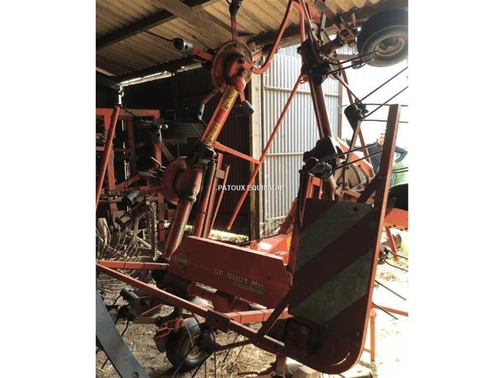 Kuhn GF5801 Obracače a zhrabovače sena