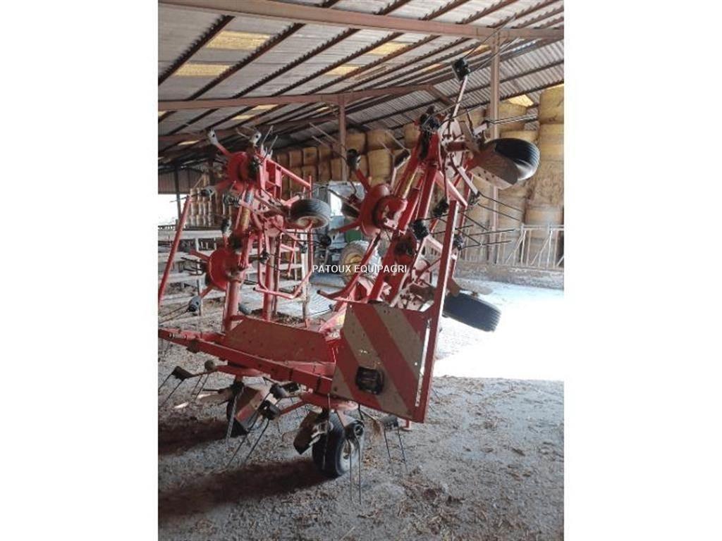 Kuhn GF7601MH Obracače a zhrabovače sena