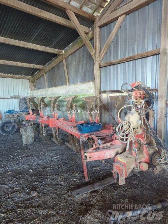 Kuhn VM 180 Konvenčné pluhy