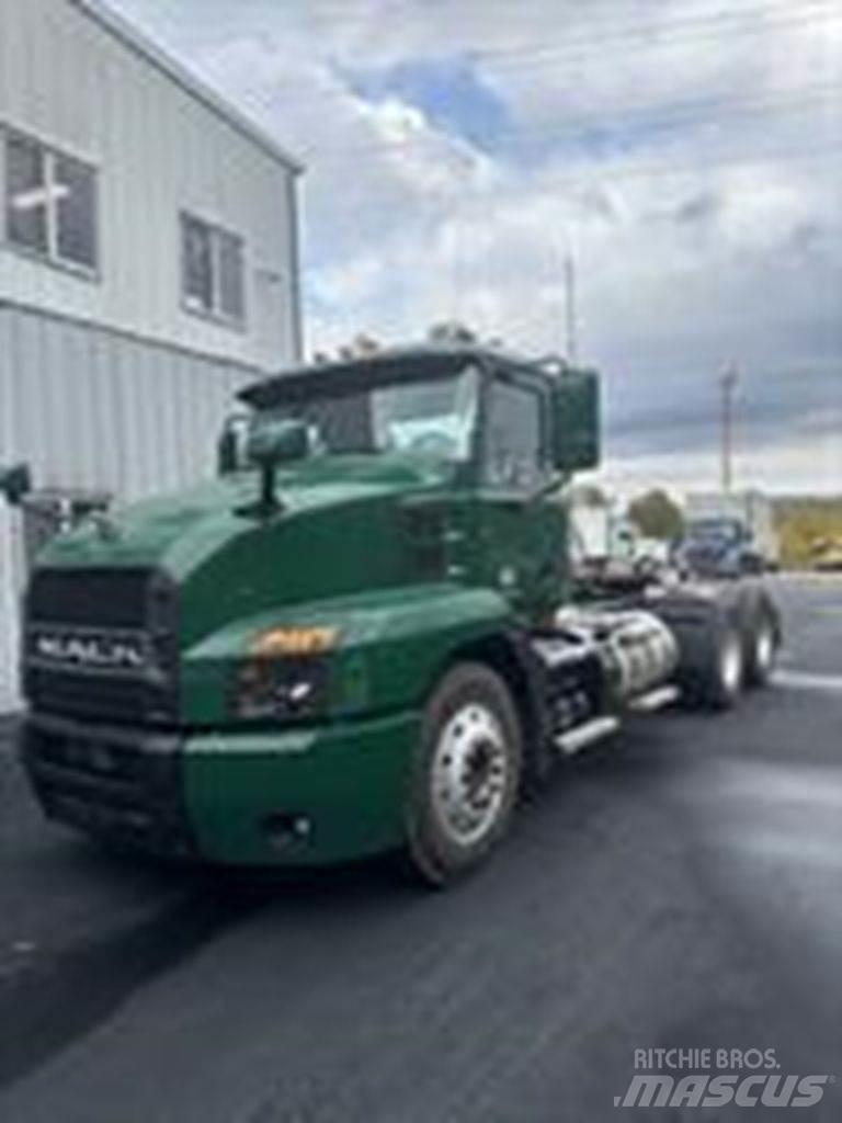 Mack AN64T Ťahače