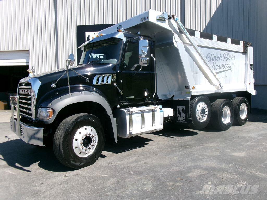 Mack GR64F Sklápače