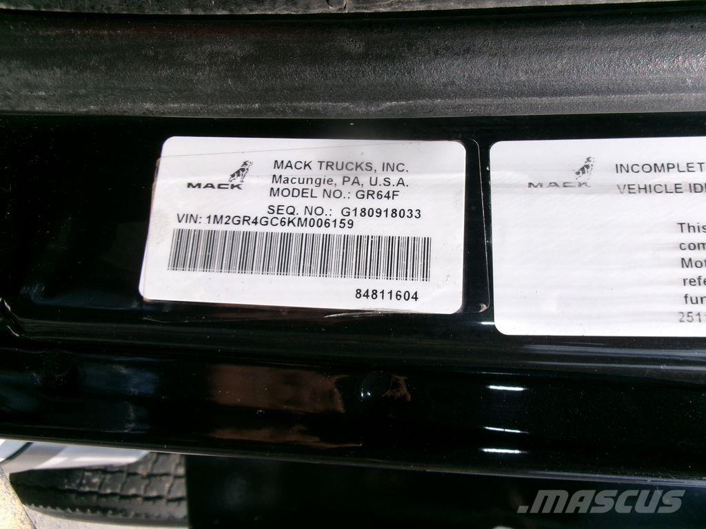 Mack GR64F Sklápače
