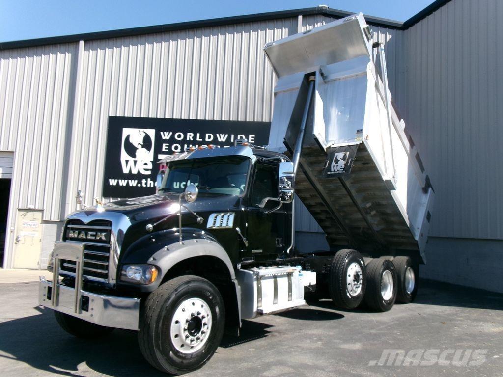 Mack GR64F Sklápače