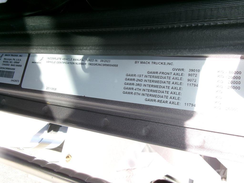 Mack GR64FR Sklápače