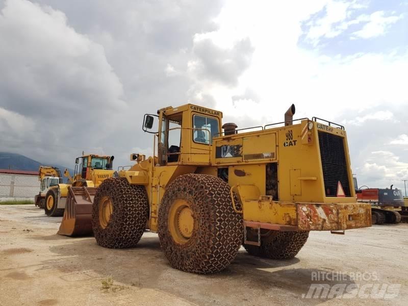CAT 988B Kolesové nakladače