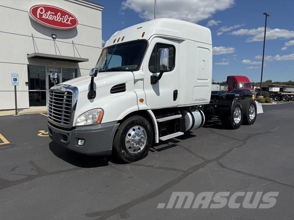 Freightliner CASCADIA 116 Ťahače