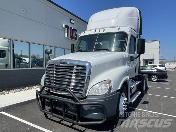Freightliner CASCADIA 126 Ťahače