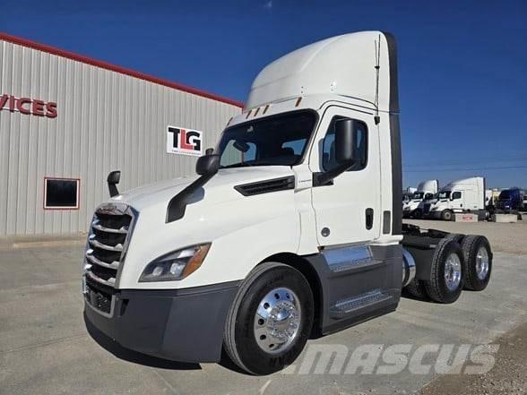 Freightliner CASCADIA 126 Ťahače