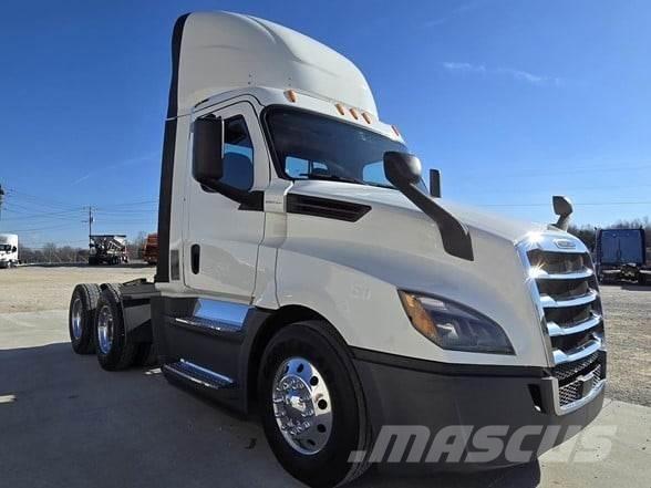 Freightliner CASCADIA 126 Ťahače
