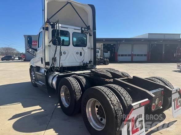 Freightliner CASCADIA 126 Ťahače
