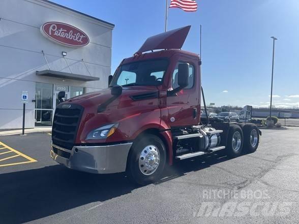 Freightliner CASCADIA 126 Ťahače