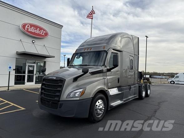 Freightliner CASCADIA 126 Ťahače