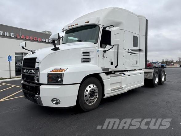 Mack ANTHEM 64T Ťahače