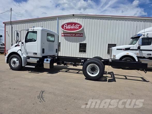 Peterbilt 536 Nákladné vozidlá bez nadstavby