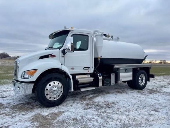 Peterbilt 536 Cisternové nákladné vozidlá