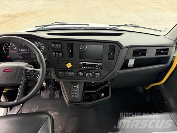Peterbilt 536 Cisternové nákladné vozidlá