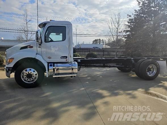 Peterbilt 536 Nákladné vozidlá bez nadstavby