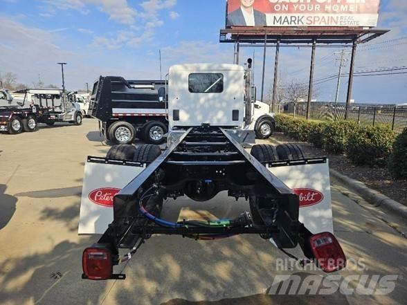Peterbilt 536 Nákladné vozidlá bez nadstavby