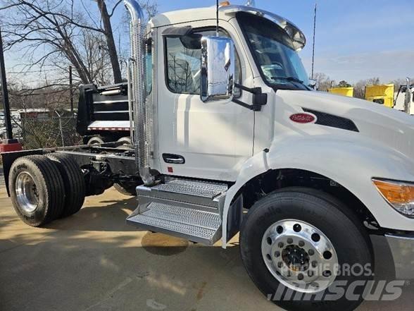 Peterbilt 536 Ťahače