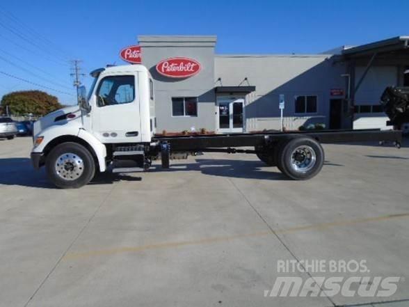 Peterbilt 536 Nákladné vozidlá bez nadstavby