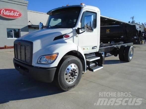 Peterbilt 536 Nákladné vozidlá bez nadstavby