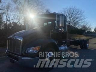 Peterbilt 536 Nákladné vozidlá bez nadstavby