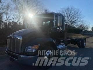 Peterbilt 536 Nákladné vozidlá bez nadstavby