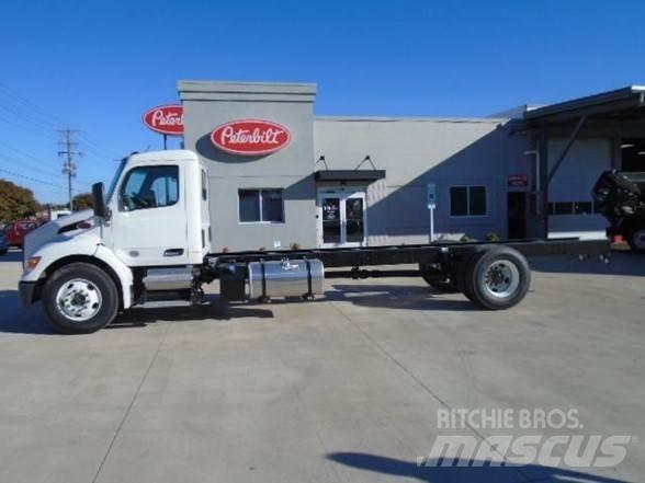 Peterbilt 536 Nákladné vozidlá bez nadstavby
