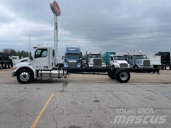 Peterbilt 536 Nákladné vozidlá bez nadstavby