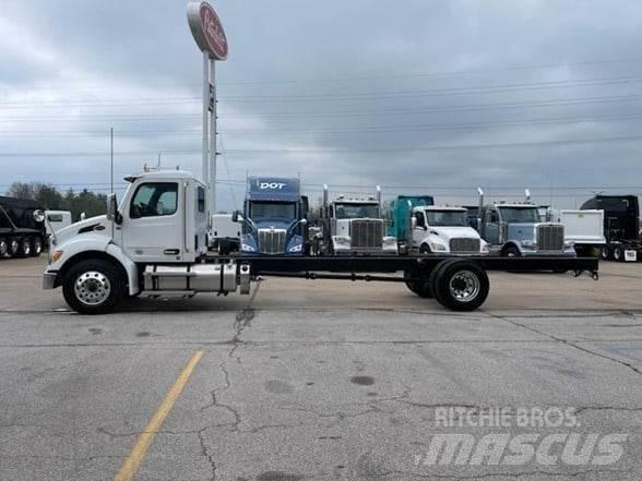 Peterbilt 536 Nákladné vozidlá bez nadstavby