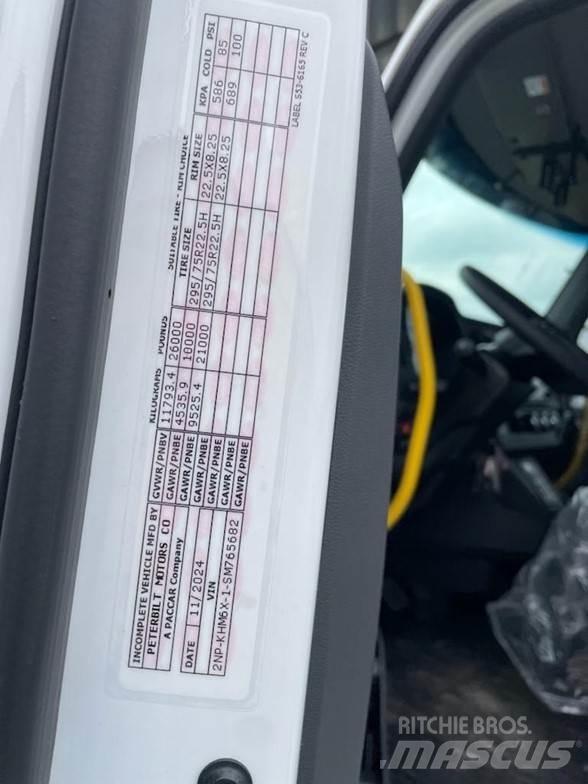 Peterbilt 536 Nákladné vozidlá bez nadstavby