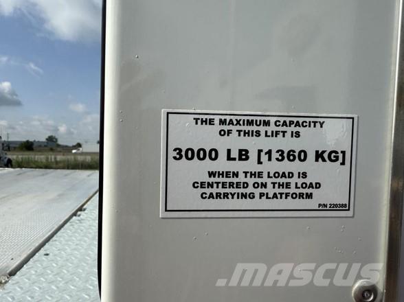 Peterbilt 536 Skriňová nadstavba