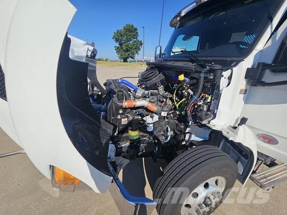 Peterbilt 536 Plošinové nákladné automobily/nákladné automobily so sklápacími bočnicami