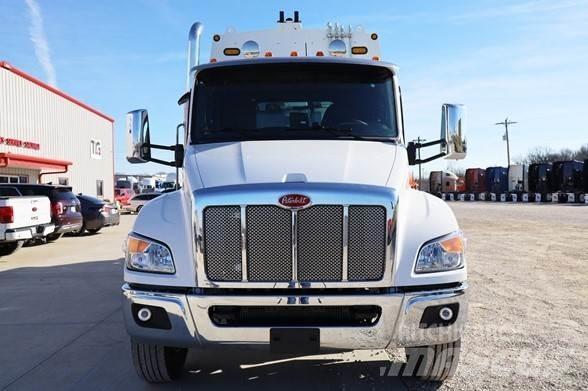 Peterbilt 537 Smetiarske vozidlá