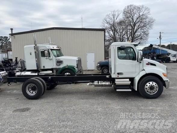 Peterbilt 537 Nákladné vozidlá bez nadstavby
