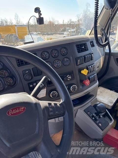 Peterbilt 567 Sklápače
