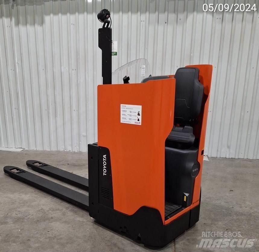 BT LSI200 Ručný paletový vozík