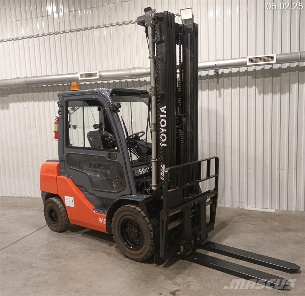 Toyota 02-8FDF30 Dieselové vozíky