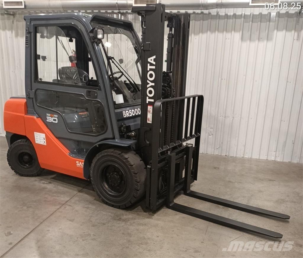 Toyota 02-8FDF30 Dieselové vozíky
