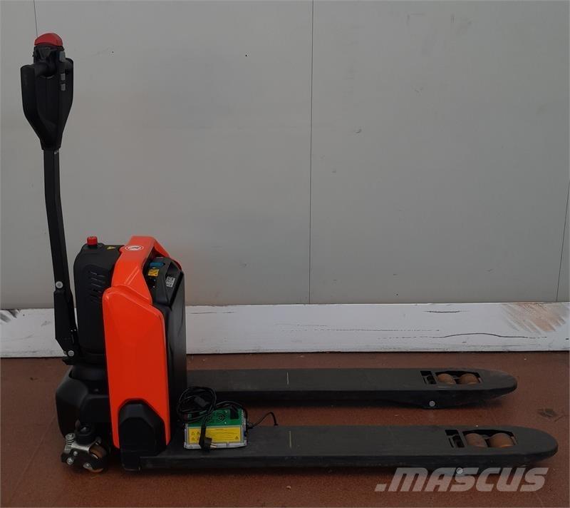 BT LHE130 Akumulátorové vozíky