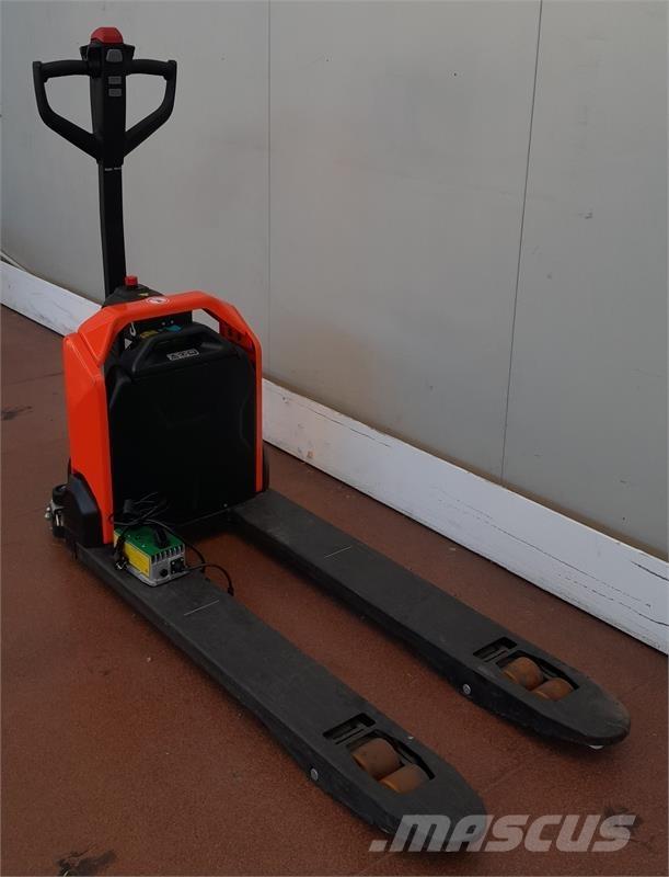 BT LHE130 Akumulátorové vozíky