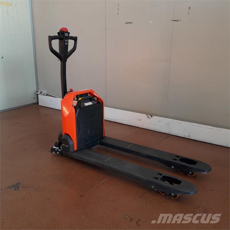 BT LHE130 Akumulátorové vozíky