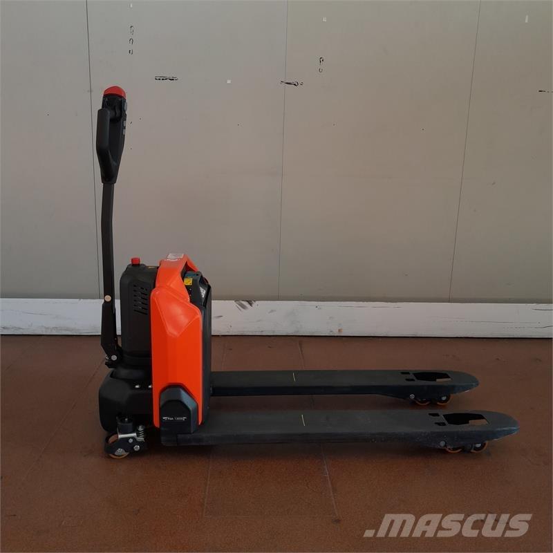 BT LHE130 Akumulátorové vozíky