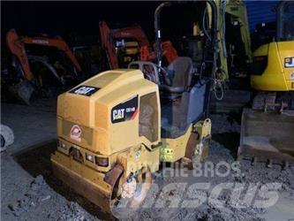 CAT CB14B Tandemové valce