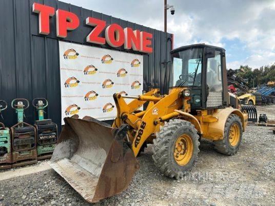 JCB 408 à 14500 € HT Kolesové nakladače