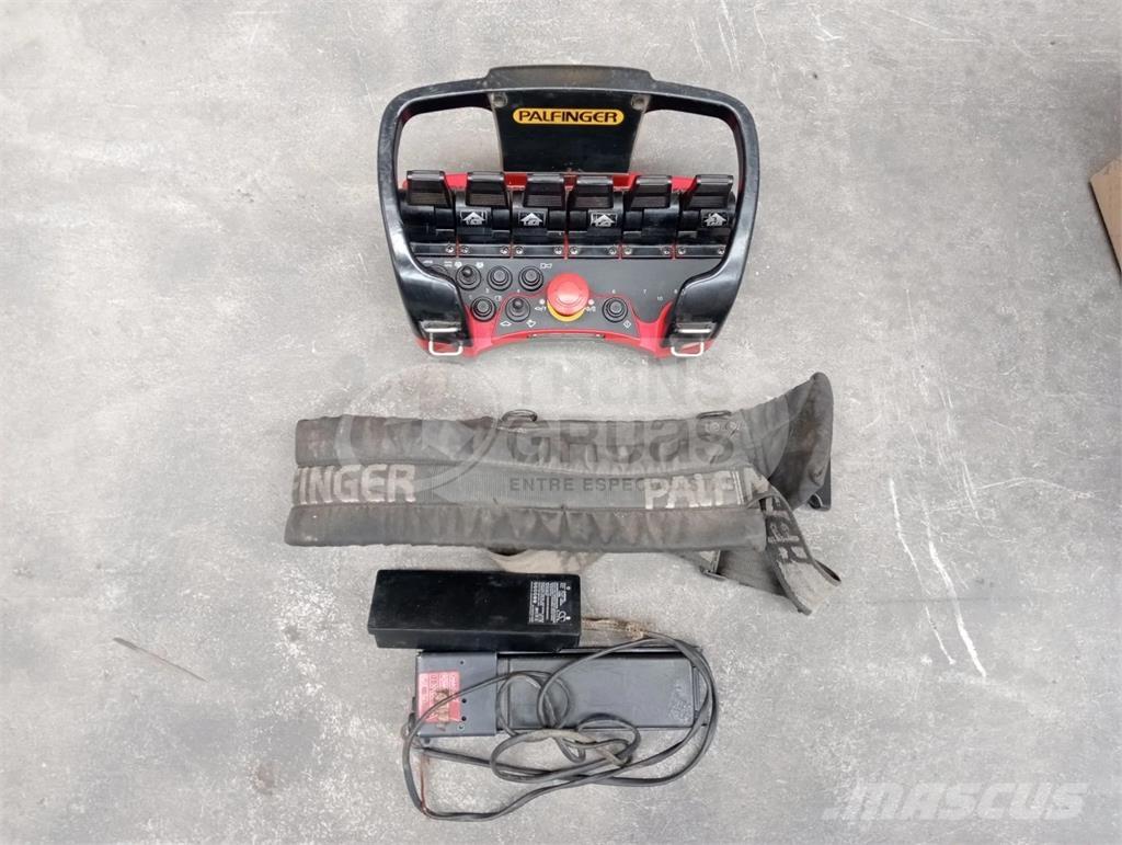 Palfinger PK 23500 Nakladacie žeriavy