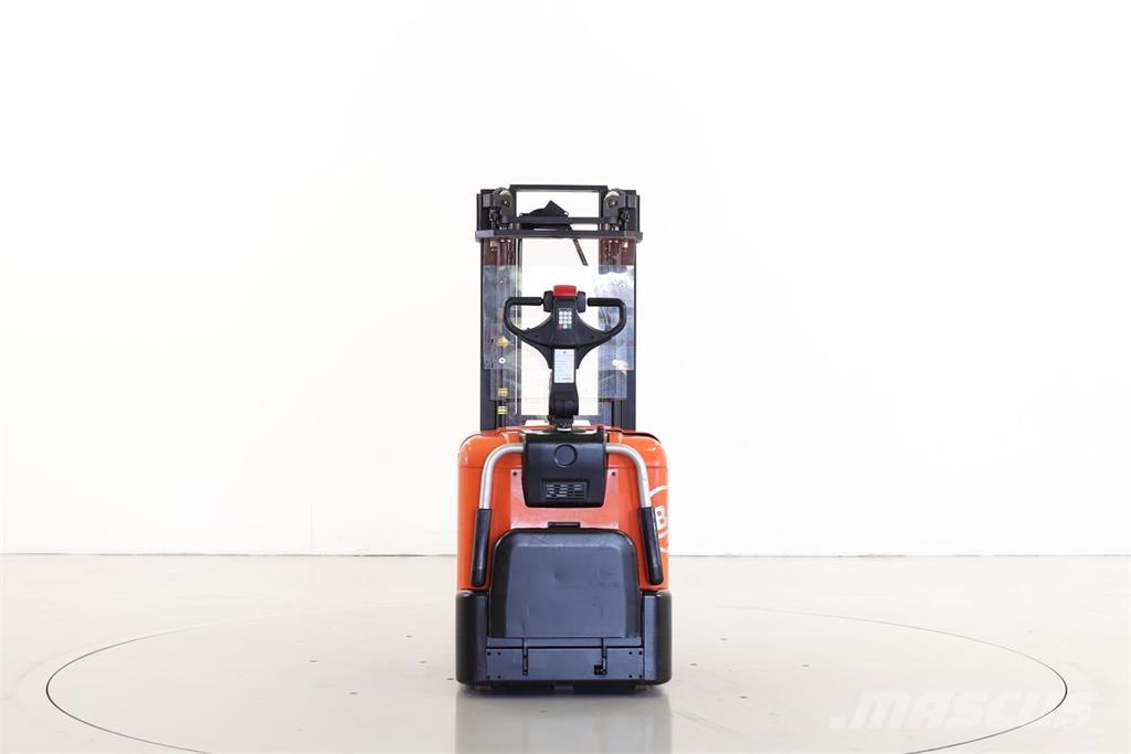 BT SPE125 Ručne vedené vysokozdvižné vozíky