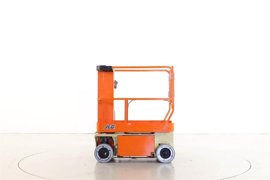 JLG 1230ES Vertikálne stĺpové výťahy