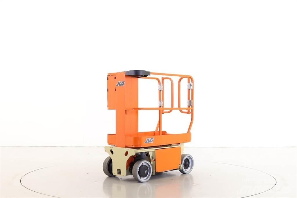 JLG 1230ES Vertikálne stĺpové výťahy